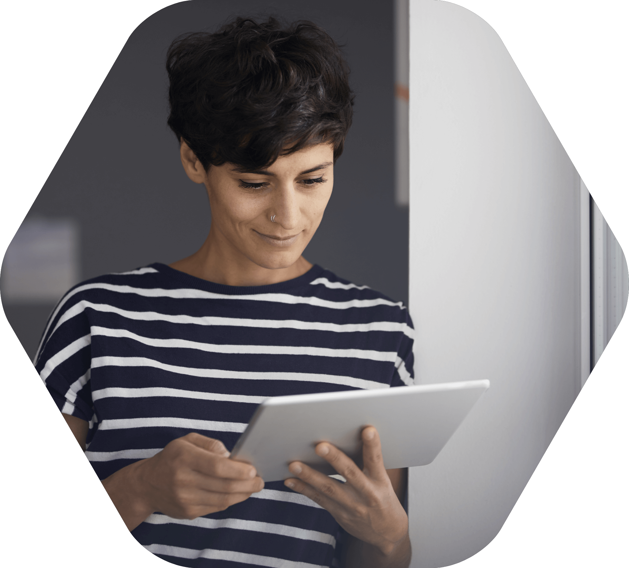 Customer enjoying Rebel's Wi-Fi that actually works from her living room